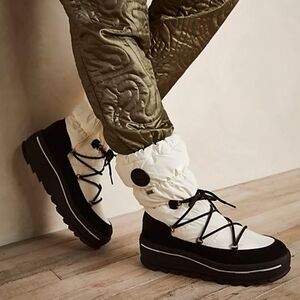 Women's white snow Crystal Boot